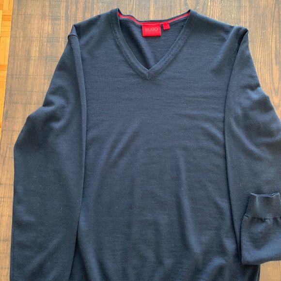 Hugo Boss 100% virgin wool , almost New - Picture 3 of 4